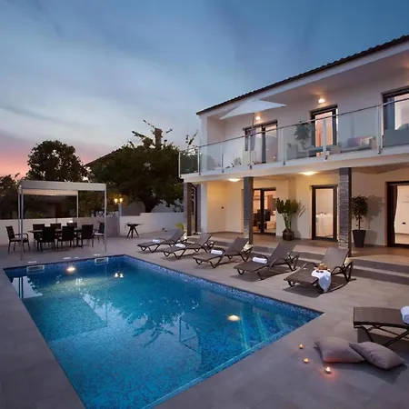 Luxus Grey Soul Mit Pool In Σπίτι διακοπών
