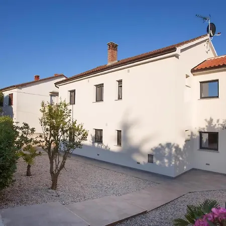 Hébergement de vacances Luxus Grey Soul Mit Pool In